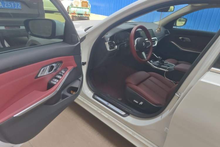 Used BMW 3 Series 2022 325i M Sport Package Driver Seat