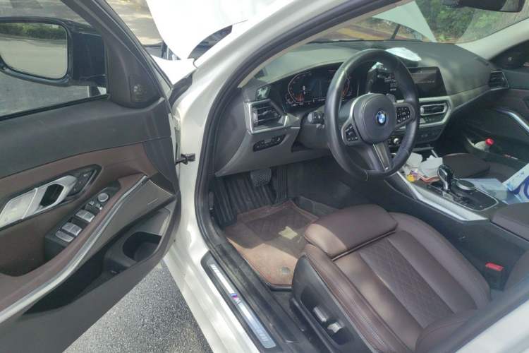 Used BMW 3 Series 2022 325i M Sport Night Edition Package Driver Seat