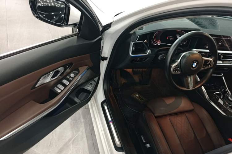 Used BMW 3 Series 2022 325Li M Sport Package Driver Seat