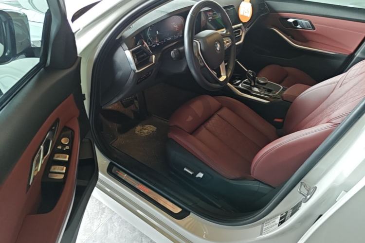 Used BMW 3 Series 2022 320i Sport Package Driver Seat