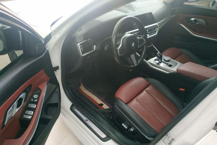 Used BMW 3 Series 2022 325i M Sport Night Edition Package Driver Seat