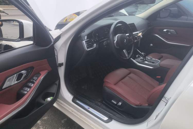 Used BMW 3 Series 2022 Updated 325i M Sport Package Driver Seat