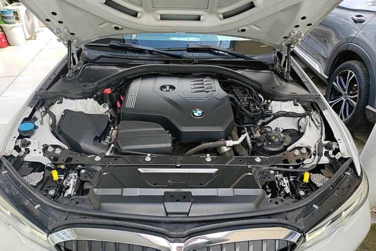 Used BMW 3 Series 2022 Updated 320i Sport Package Engine Bay