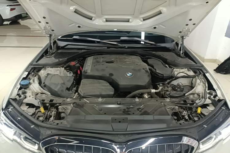 Used BMW 3 Series 2022 Updated 325i M Sport Package Engine Bay