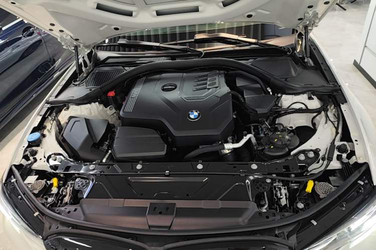 Used BMW 3 Series 2022 325i M Sport Night Edition Package Engine Bay