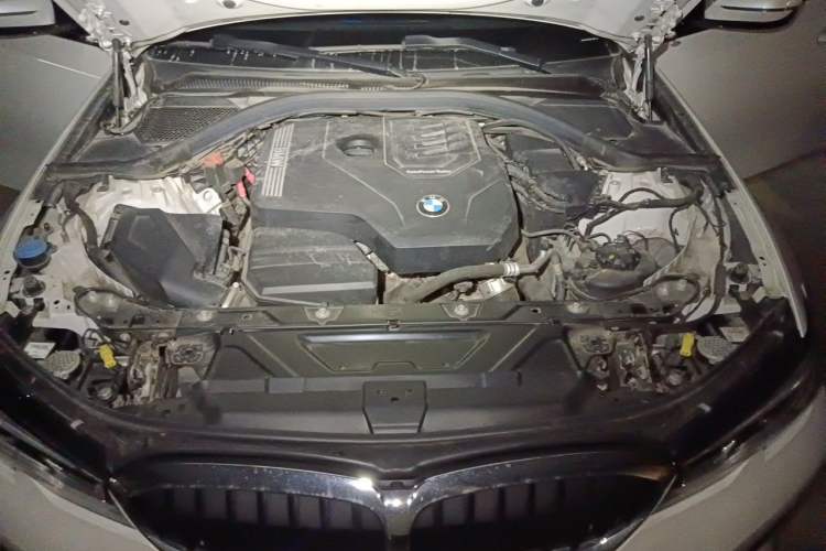 Used BMW 3 Series 2022 320i Sport Package Engine Bay