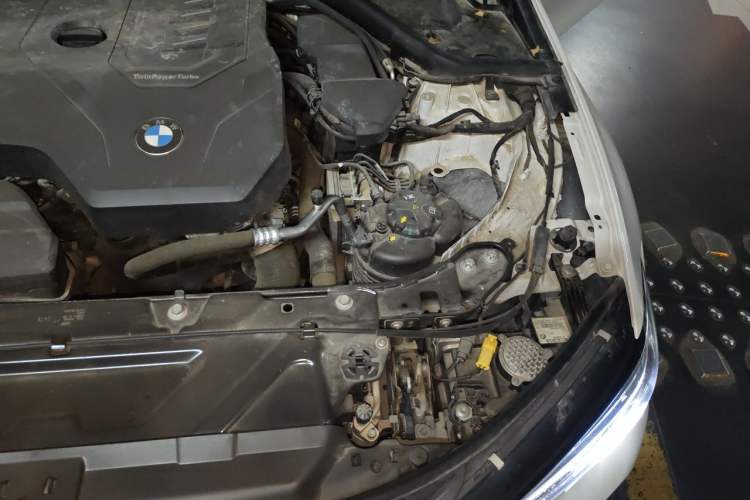 Used BMW 3 Series 2022 325Li M Sport Package Engine Bay Left