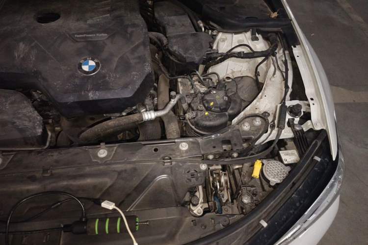 Used BMW 3 Series 2022 320i Sport Package Engine Bay Left