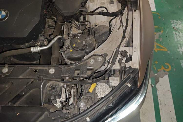 Used BMW 3 Series 2022 325i M Sport Night Edition Package Engine Bay Left