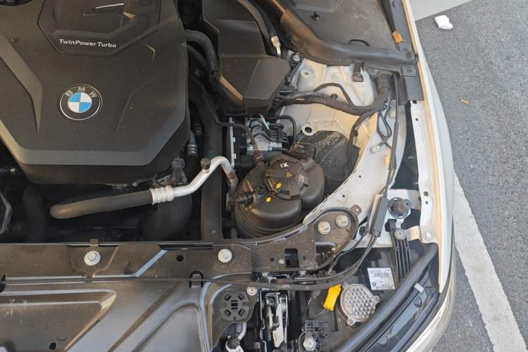 Used BMW 3 Series 2022 325i M Sport Night Edition Package Engine Bay Left