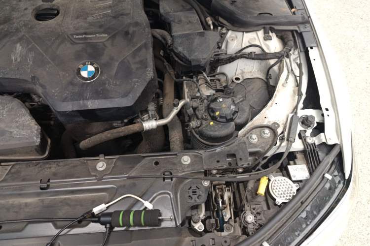 Used BMW 3 Series 2022 320i Sport Package Engine Bay Left