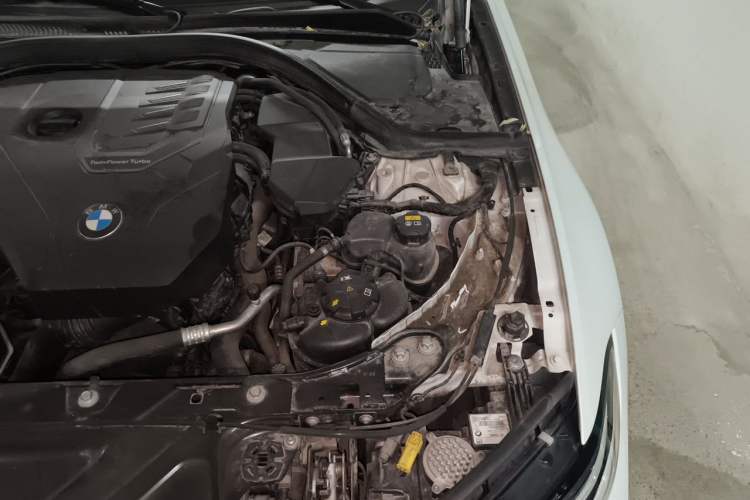 Used BMW 3 Series 2022 330i M Sport Night Edition Engine Bay Left