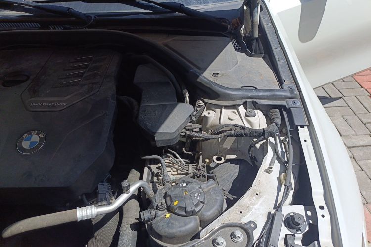 Used BMW 3 Series 2022 325Li M Sport Package Engine Bay Left