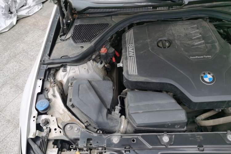 Used BMW 3 Series 2022 325i M Sport Package Engine Bay Right