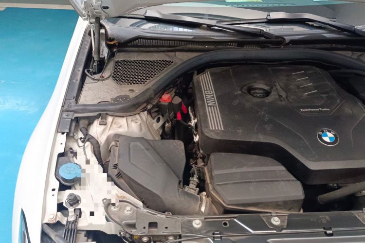 Used BMW 3 Series 2022 320i Sport Package Engine Bay Right