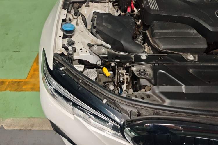 Used BMW 3 Series 2022 325Li M Sport Package Engine Bay Right