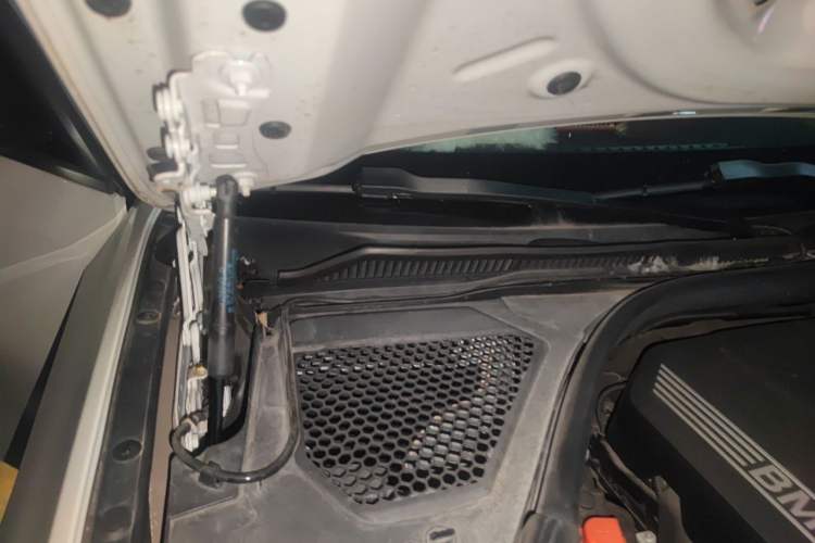 Used BMW 3 Series 2022 325Li M Sport Package Engine Bay Right