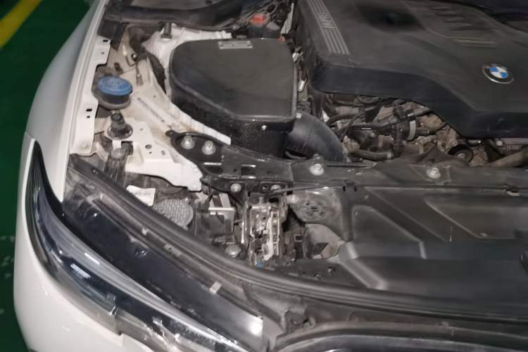 Used BMW 3 Series 2022 325i M Sport Package Engine Bay Right
