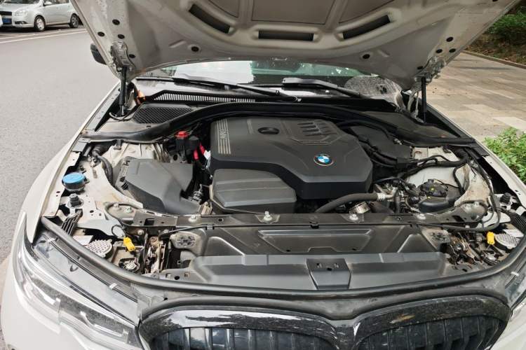 Used BMW 3 Series 2022 325i M Sport Package Engine Bay Right