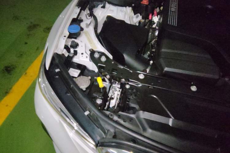 Used BMW 3 Series 2022 325Li M Sport Package Engine Bay Right
