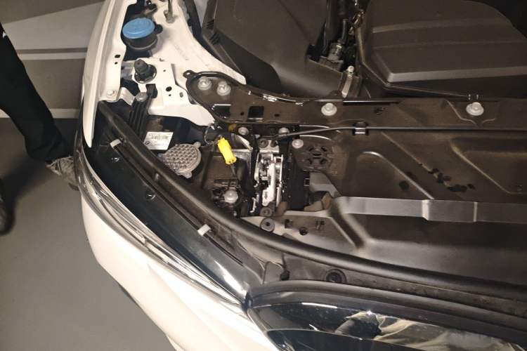 Used BMW 3 Series 2022 325i M Sport Package Engine Bay Right