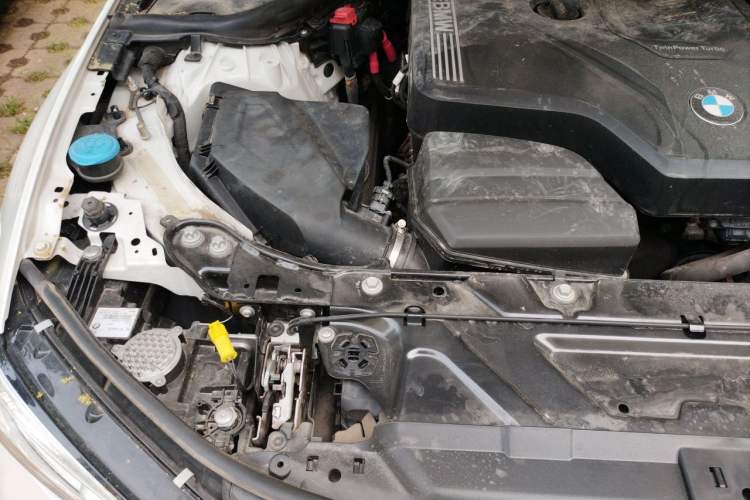Used BMW 3 Series 2022 Updated 325Li M Sport Package Engine Bay Right