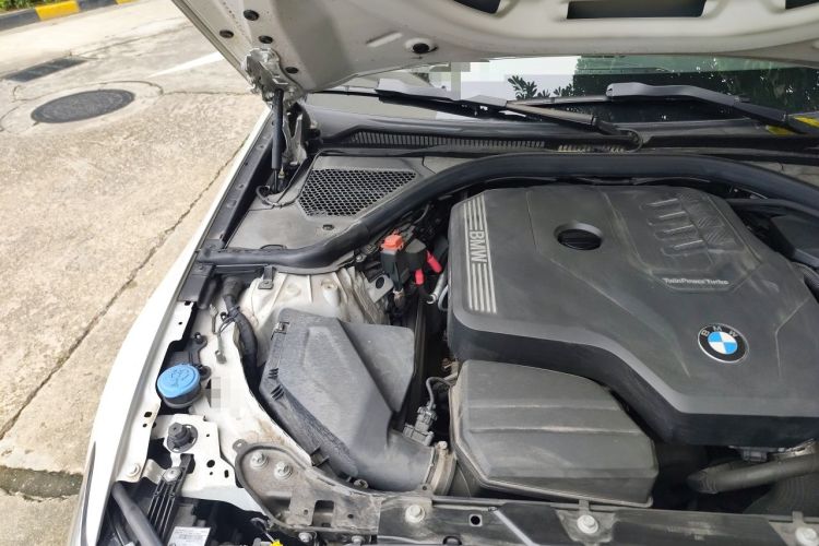 Used BMW 3 Series 2022 320i Sport Package Engine Bay Right