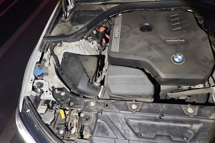 Used BMW 3 Series 2022 320i Sport Package Engine Bay Right