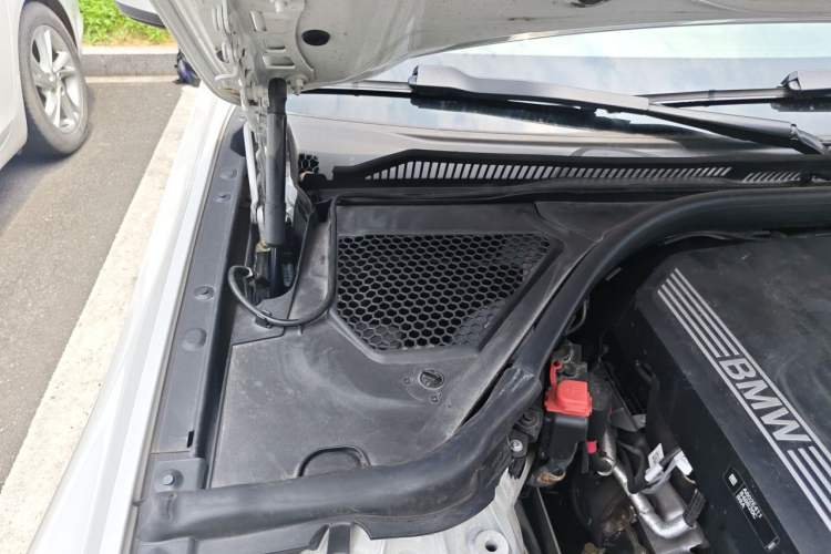 Used BMW 3 Series 2022 325Li M Sport Package Engine Bay Right