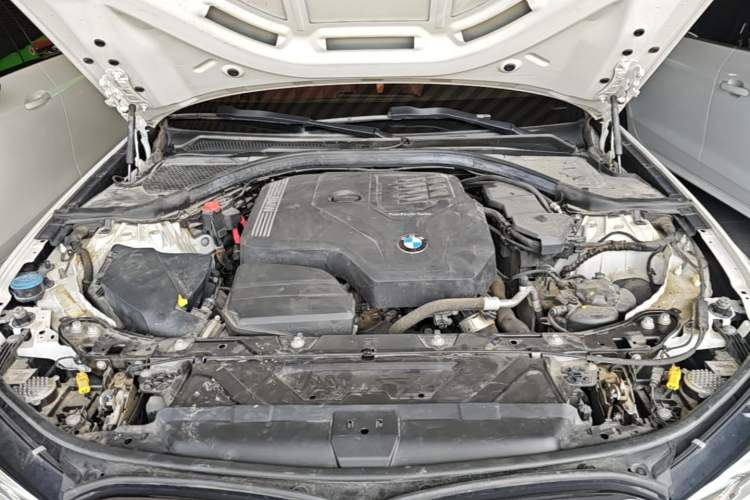 Used BMW 3 Series 2022 320i Sport Package Engine Bay