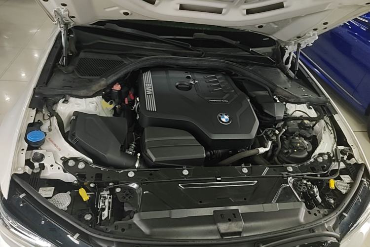 Used BMW 3 Series 2022 330i M Sport Night Edition Engine Bay