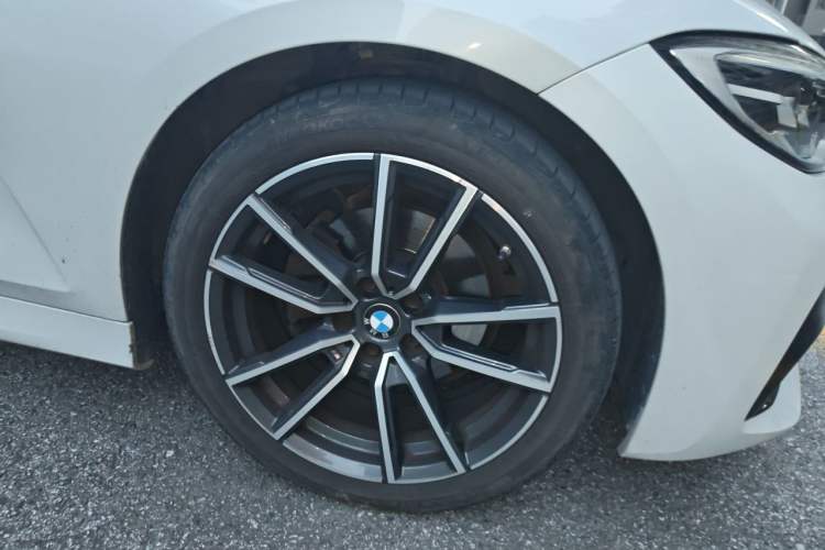 Used BMW 3 Series 2022 Restyled 320Li M Sport Package Exterior 1