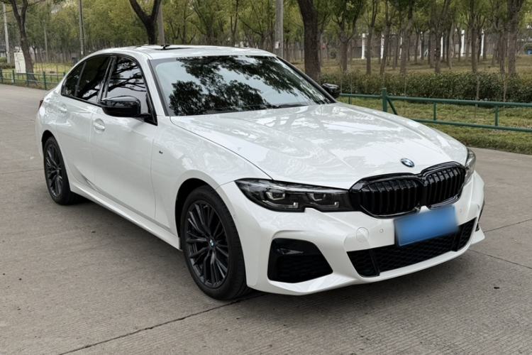 Used BMW 3 Series 2022 330i M Sport Night Edition Exterior 2