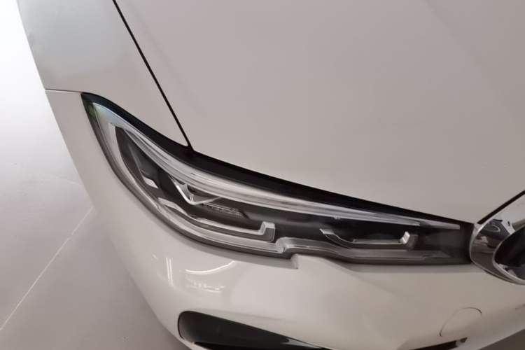 Used BMW 3 Series 2022 325i M Sport Package Exterior 3