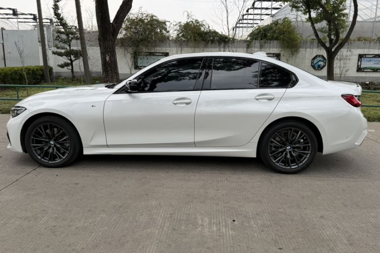 Used BMW 3 Series 2022 330i M Sport Night Edition Exterior 3