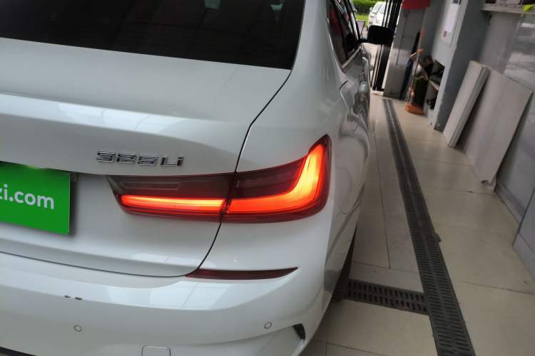 Used BMW 3 Series 2022 325Li M Sport Package Exterior 3