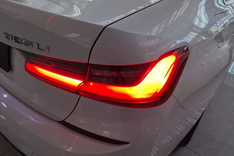Used BMW 3 Series 2022 325Li M Sport Package Exterior 3