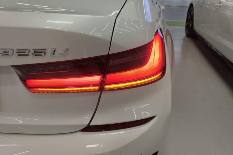 Used BMW 3 Series 2022 325Li M Sport Package Exterior 3