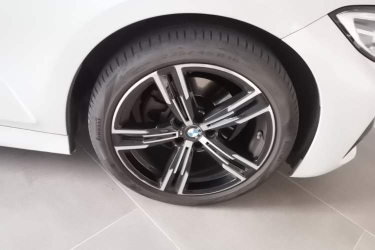 Used BMW 3 Series 2022 325i M Sport Package Exterior 4