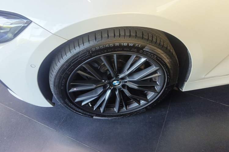 Used BMW 3 Series 2022 325i M Sport Night Edition Package Exterior 4