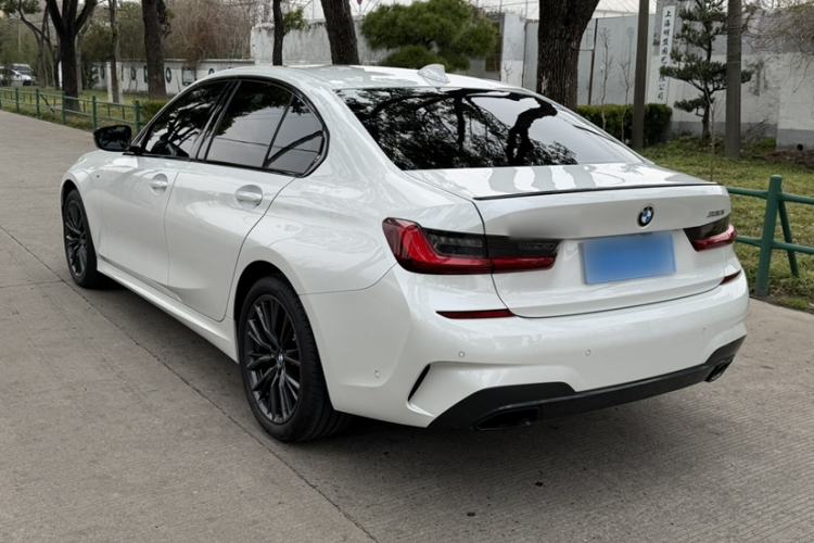 Used BMW 3 Series 2022 330i M Sport Night Edition Exterior 4