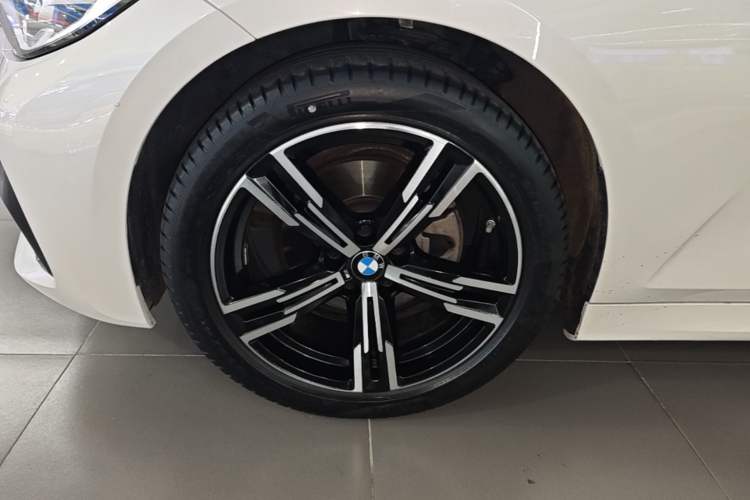 Used BMW 3 Series 2022 325i M Sport Package Exterior 4