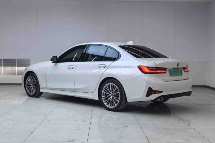 Used BMW 3 Series 2022 Updated 320i Sport Package Exterior 4