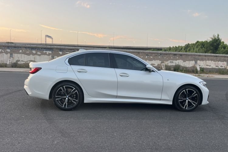 Used BMW 3 Series 2022 325i M Sport Package Exterior 4