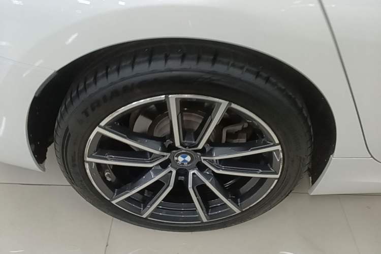 Used BMW 3 Series 2022 325Li M Sport Package Exterior 5