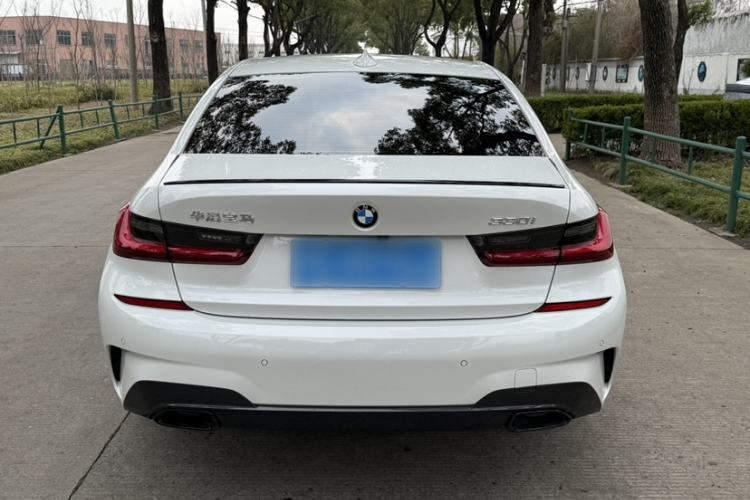 Used BMW 3 Series 2022 330i M Sport Night Edition Exterior 5