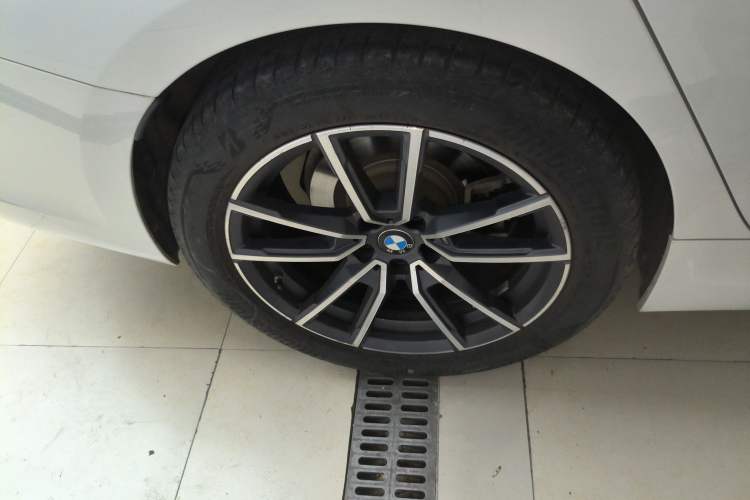 Used BMW 3 Series 2022 325Li M Sport Package Exterior 5