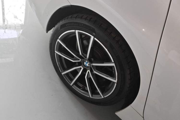 Used BMW 3 Series 2022 Updated 325Li M Sport Package Exterior 5