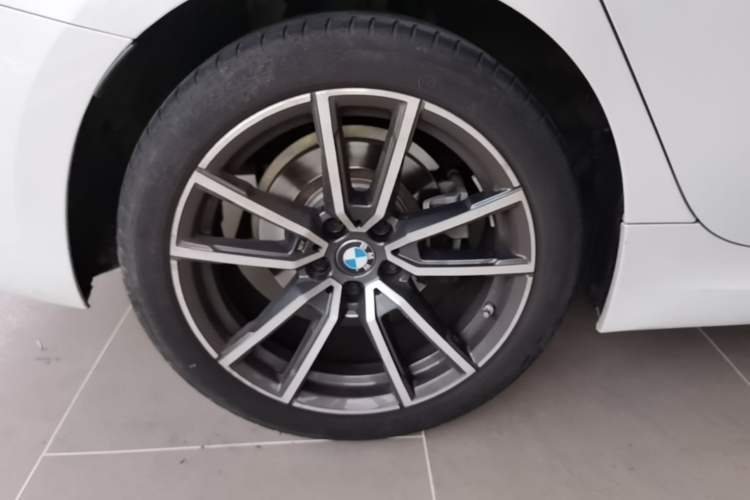 Used BMW 3 Series 2022 320Li M Sport Package Exterior 5