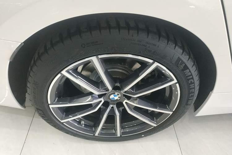 Used BMW 3 Series 2022 Updated 325Li M Sport Package Exterior 5